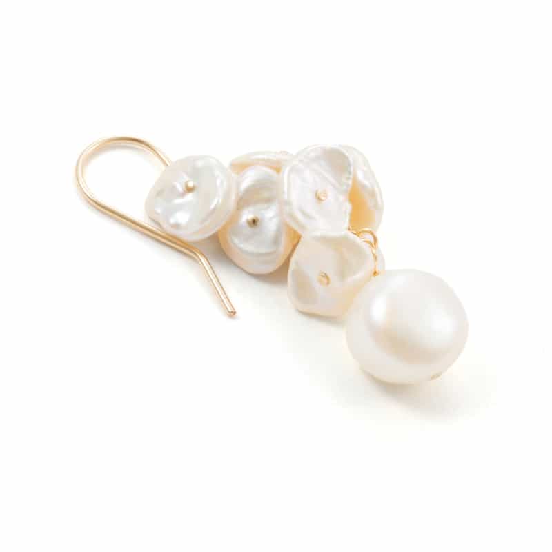 MOUNIR MOUNIR＜ムニール＞ピアス （パール） WHITE