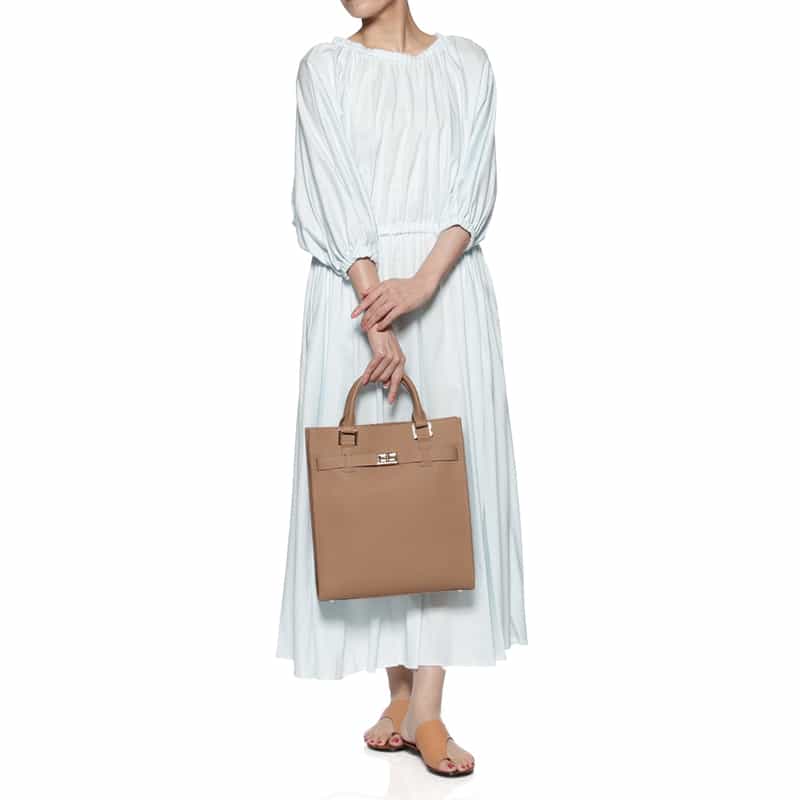 BARNEYS NEW YORK 縦型スクエアレザートートバッグ BEIGE