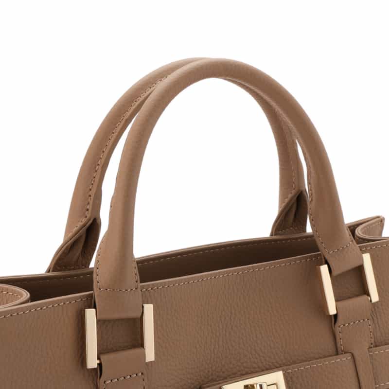 BARNEYS NEW YORK 縦型スクエアレザートートバッグ BEIGE