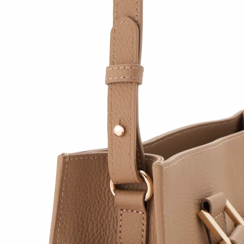 BARNEYS NEW YORK 縦型スクエアレザートートバッグ BEIGE