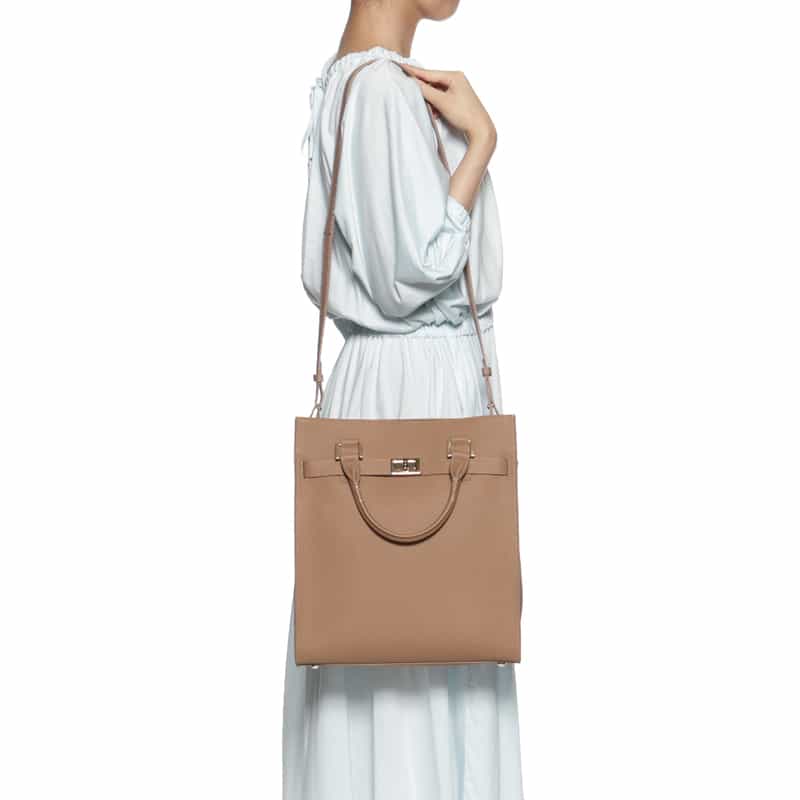 BARNEYS NEW YORK 縦型スクエアレザートートバッグ BEIGE