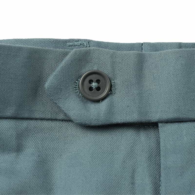 BARNEYS NEW YORK ウォッシャブル ストレッチ素材ショーツ BLUE