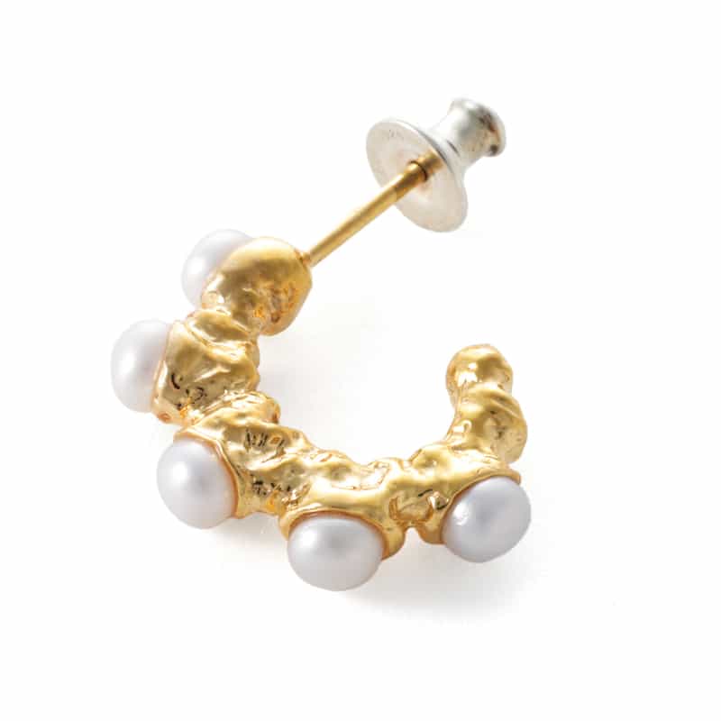ISABELLA ETO ISABELLA ETOU＜イザベラ・エトゥ＞ピアス （淡水パール） GOLD