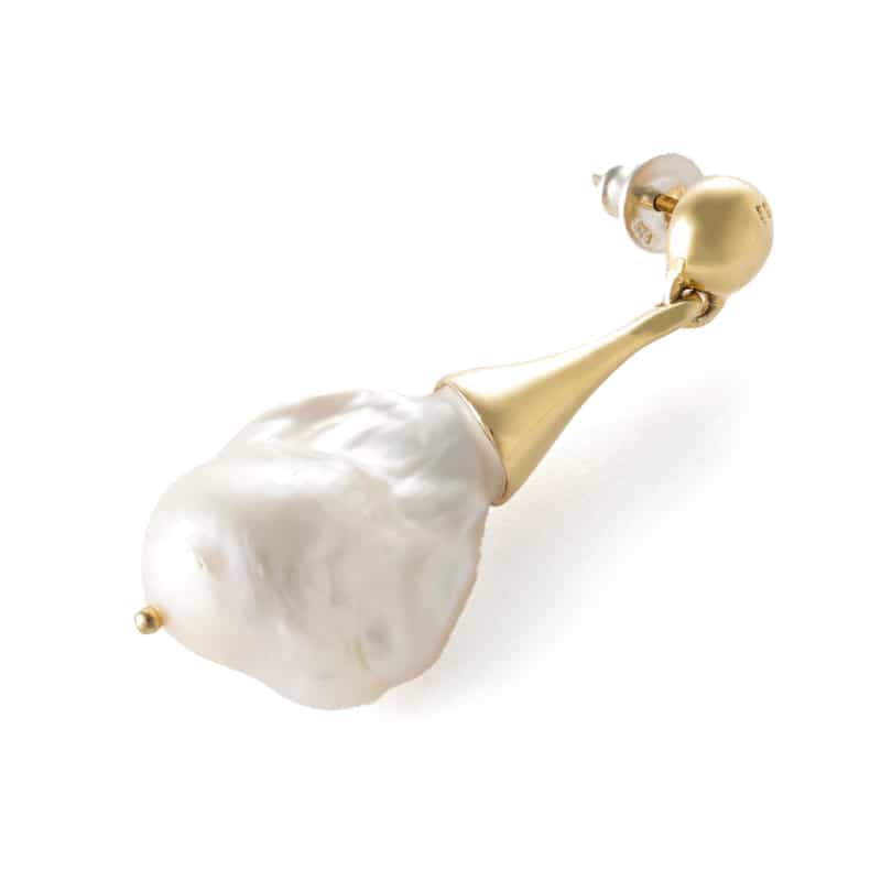 ISABELLA ETO ISABELLA ETOU＜イザベラ・エトゥ＞ピアス （淡水パール） GOLD