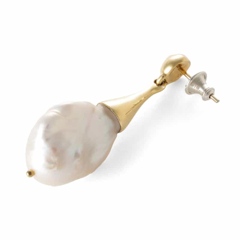 ISABELLA ETO ISABELLA ETOU＜イザベラ・エトゥ＞ピアス （淡水パール） GOLD