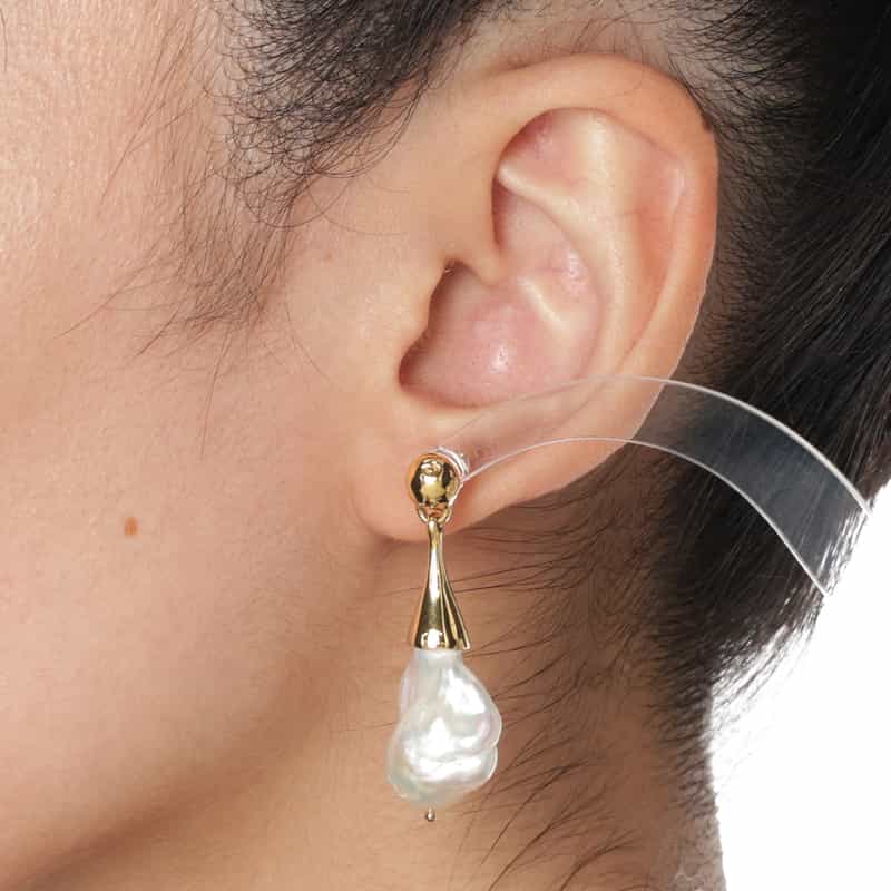 ISABELLA ETO ISABELLA ETOU＜イザベラ・エトゥ＞ピアス （淡水パール） GOLD