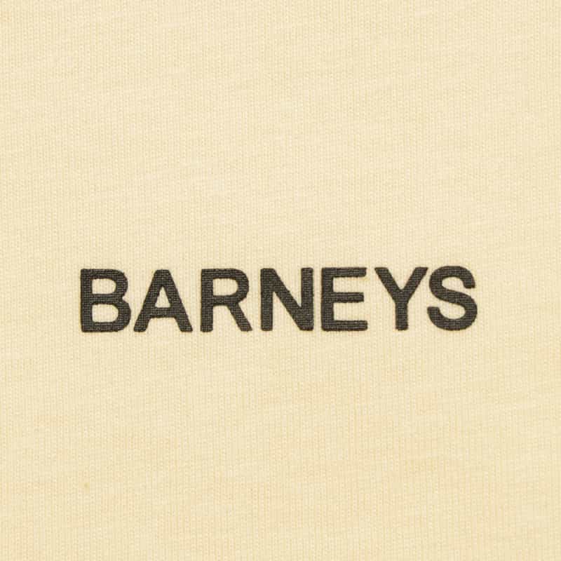 BARNEYS NEW YORK "BARNEYS" ロゴ入りTシャツ OFF WHITE