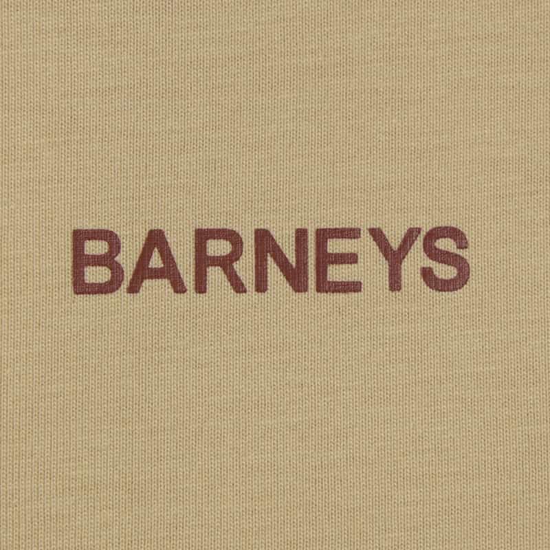 BARNEYS NEW YORK "BARNEYS" ロゴ入りTシャツ BEIGE