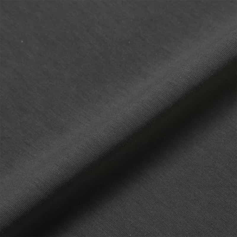 BARNEYS NEW YORK "BARNEYS" ロゴ入りTシャツ DARK GRAY