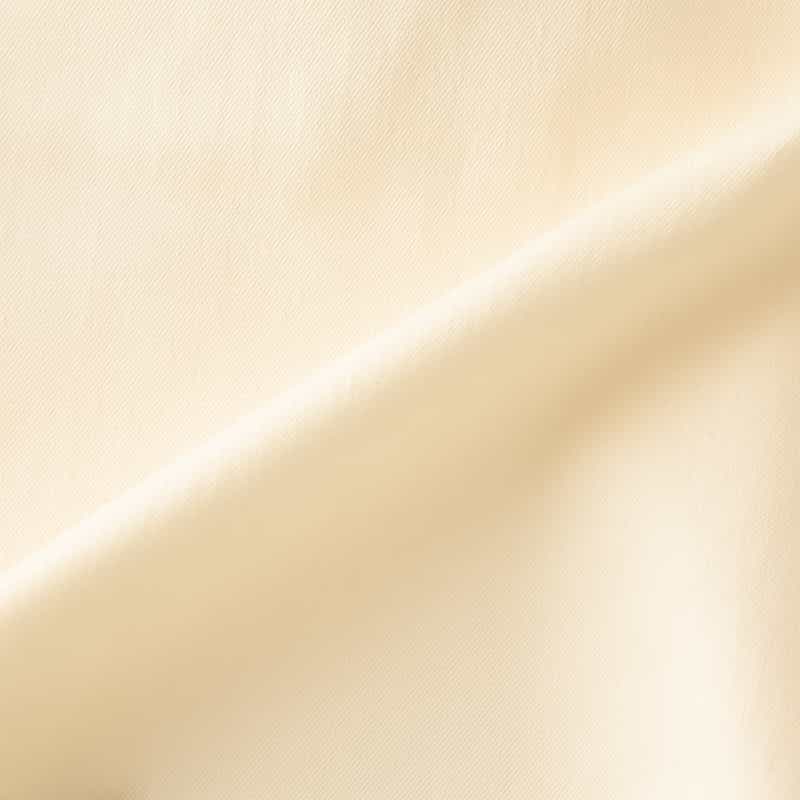 BARNEYS NEW YORK ウォッシャブル タック入りショートパンツ OFF WHITE