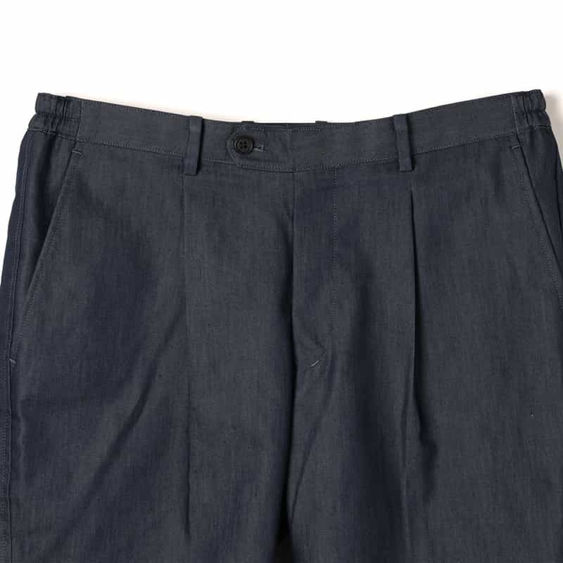BARNEYS NEW YORK ウォッシャブル タック入りショートパンツ INDIGO