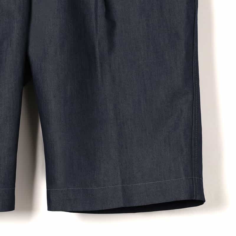 BARNEYS NEW YORK ウォッシャブル タック入りショートパンツ INDIGO