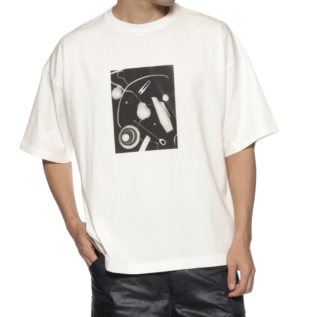 YOKE＜ヨーク＞ プリントTシャツ