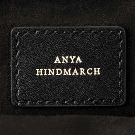 ANYA HINDMARCH＜アニヤ ハインドマーチ＞ クロスボディバッグ