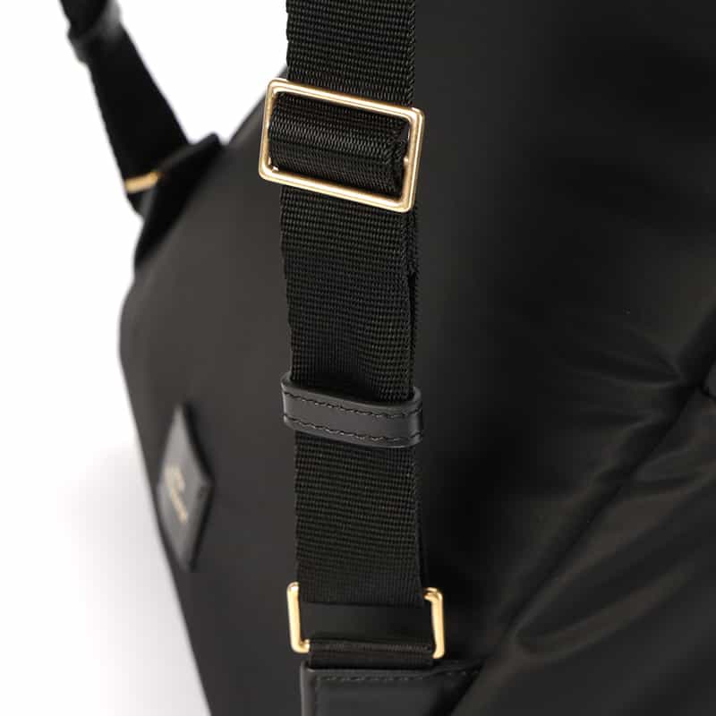 ANYA HINDMARCH ANYA HINDMARCH＜アニヤ ハインドマーチ＞ バックパック BLACK