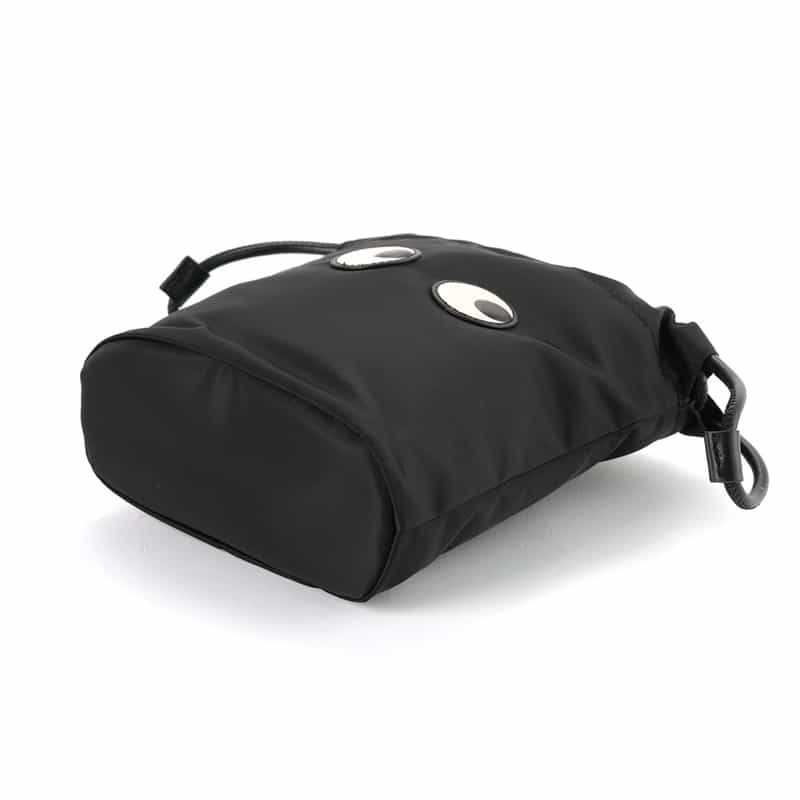 ANYA HINDMARCH ANYA HINDMARCH＜アニヤ ハインドマーチ＞ ドローストリングポーチ BLACK