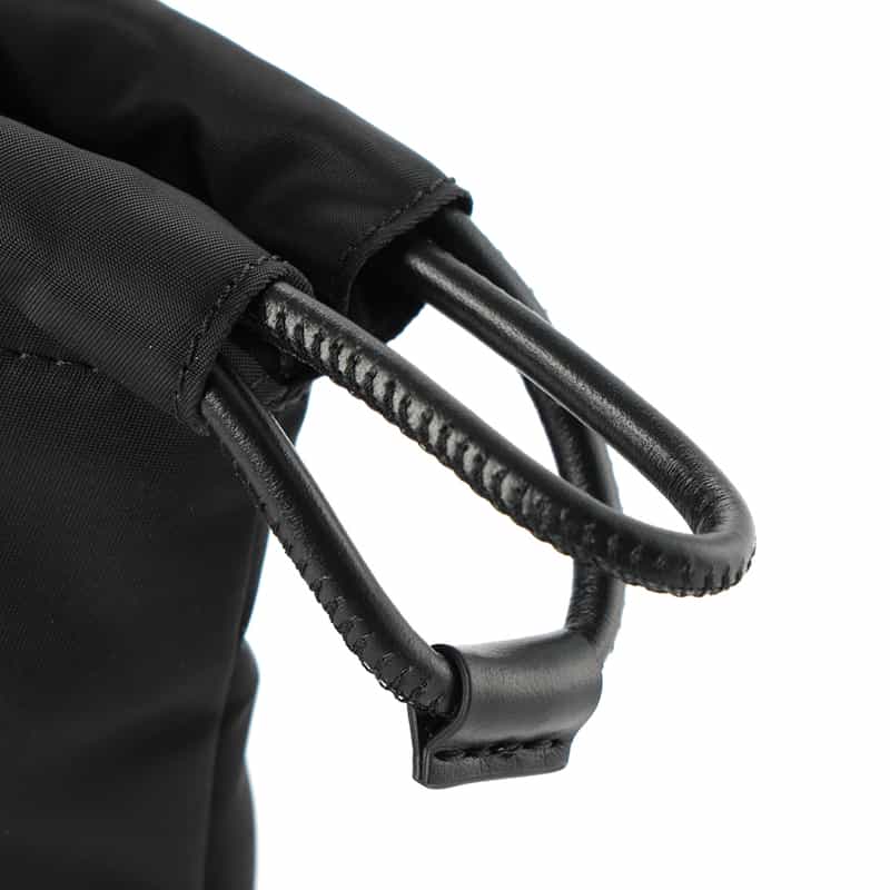 ANYA HINDMARCH ANYA HINDMARCH＜アニヤ ハインドマーチ＞ ドローストリングポーチ BLACK