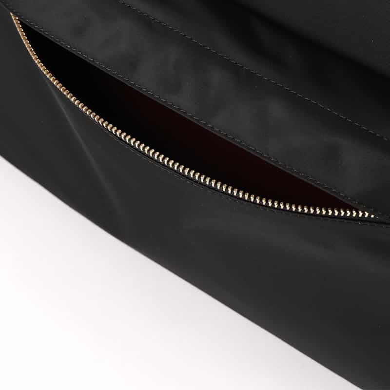 ANYA HINDMARCH ANYA HINDMARCH＜アニヤ ハインドマーチ＞ ポーチ BLACK