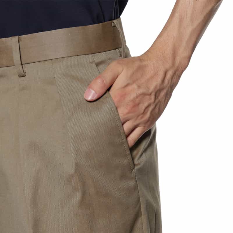 BARNEYS NEW YORK ウォッシャブル タック入りショートパンツ BEIGE