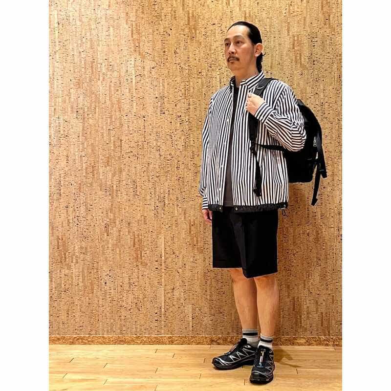 BARNEYS NEW YORK ウォッシャブル タック入りショートパンツ NAVY