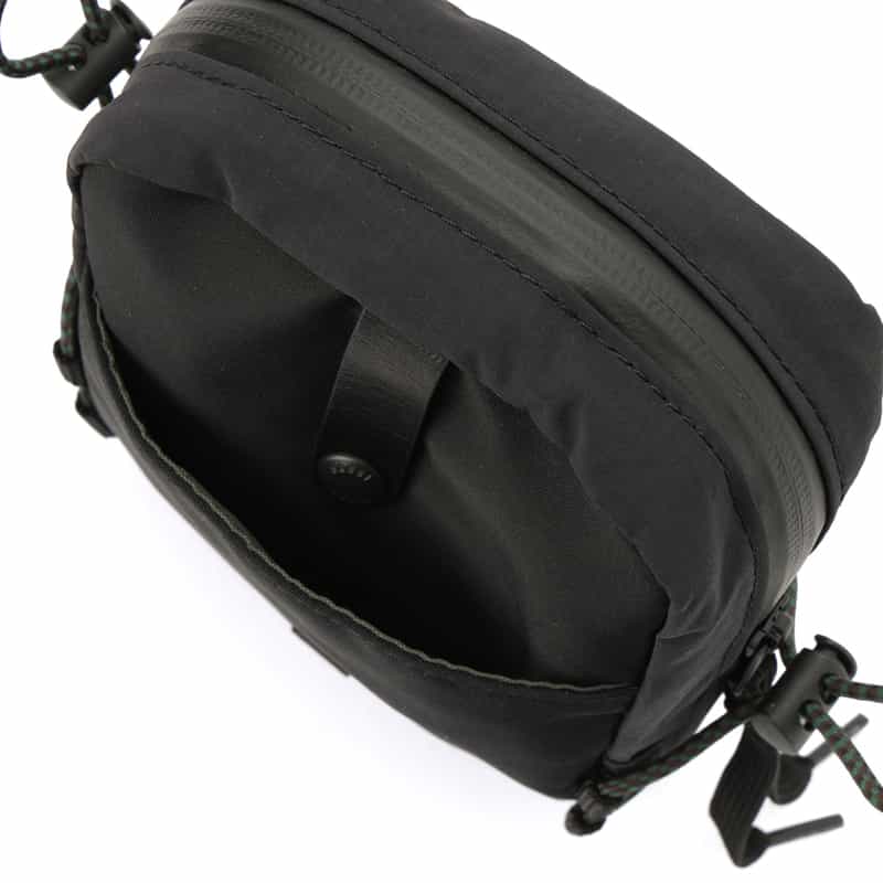 SACAI SACAI<サカイ> ナイロンショルダーバッグ BLACK