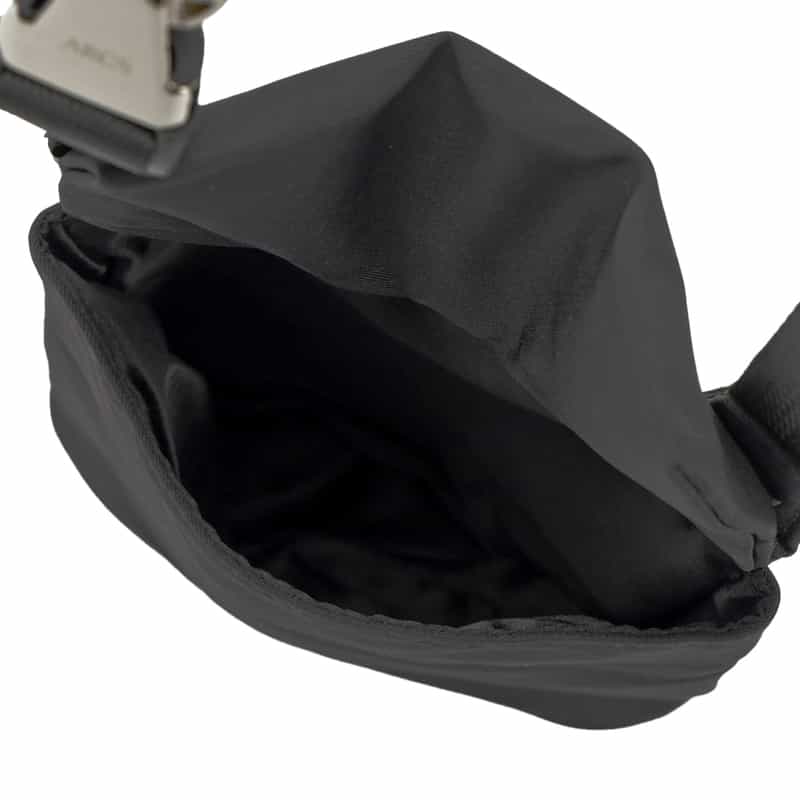 ARCS LONDON クロスボディポーチ BLACK