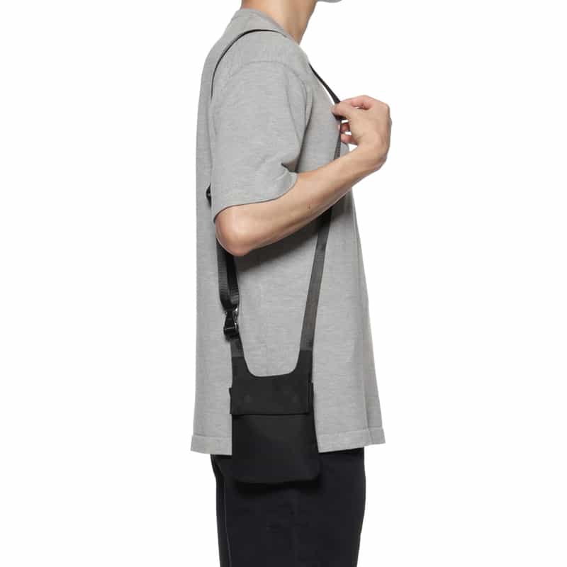 ARCS LONDON クロスボディポーチ BLACK