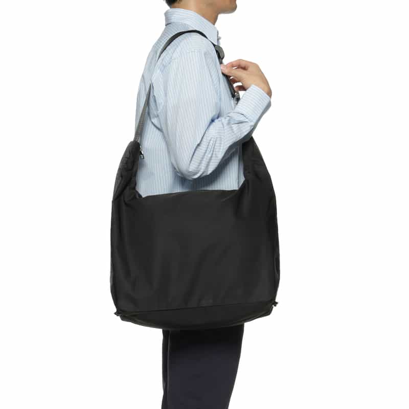 ARCS LONDON ARCS LONDON＜アークス ロンドン＞スリングバッグ BLACK