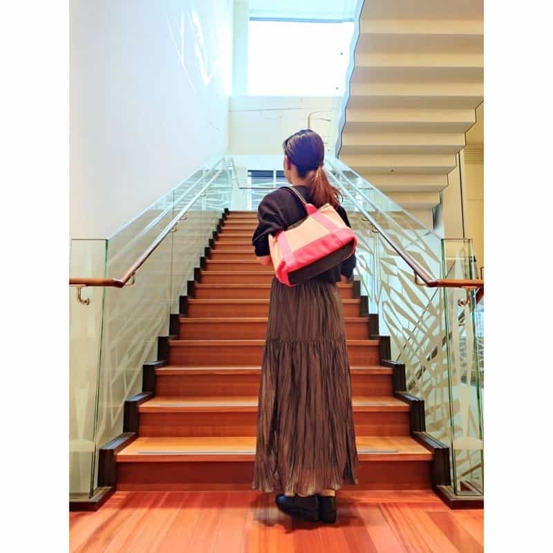 BARNEYS NEW YORK "BARNEYS" ロゴ入りキャンバスバッグ PINK