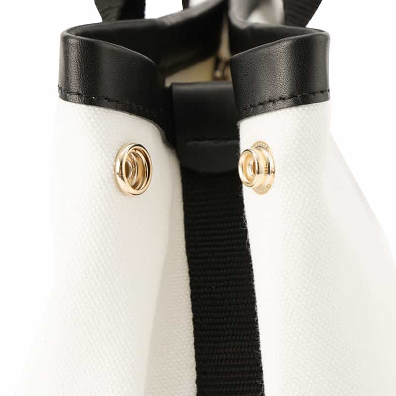 BARNEYS NEW YORK "BARNEYS" ロゴ入りキャンバスバッグ WHITE