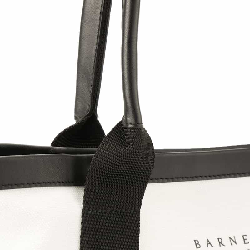 BARNEYS NEW YORK "BARNEYS" ロゴ入りキャンバスバッグ WHITE