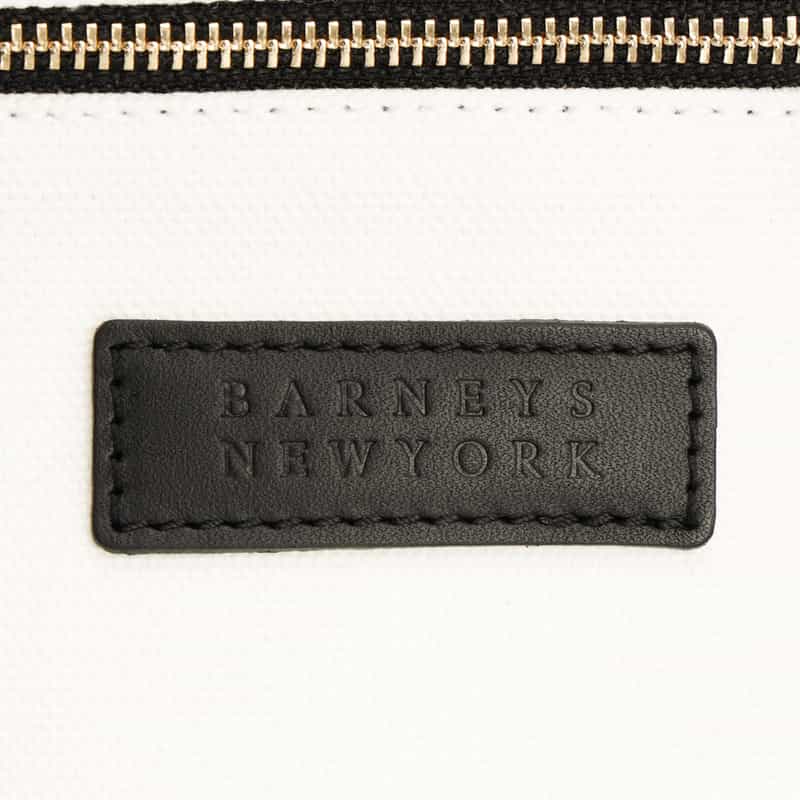 BARNEYS NEW YORK "BARNEYS" ロゴ入りキャンバスバッグ WHITE