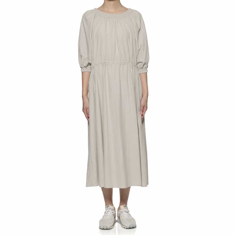 BARNEYS NEW YORK ウォッシャブル ドローコード付きオフショルダードレス BEIGE