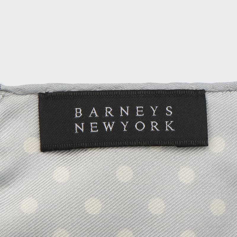 BARNEYS NEW YORK ドット柄ポケットチーフ SILVER