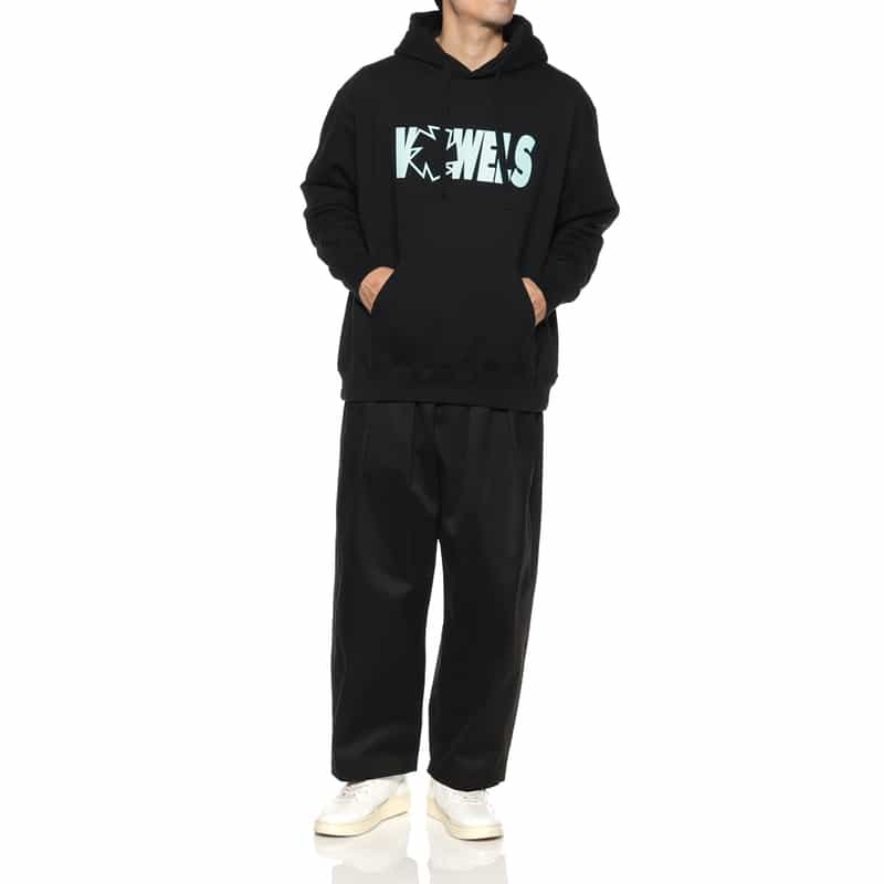 VOWELS VOWELS＜バウルズ＞ ロゴ入りスウェットフーディ BLACK