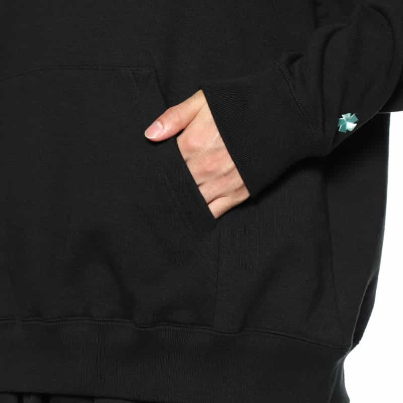 VOWELS VOWELS＜バウルズ＞ ロゴ入りスウェットフーディ BLACK