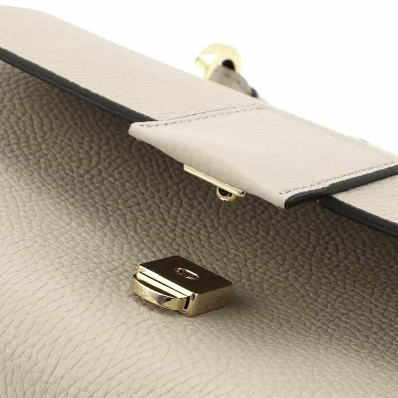 BARNEYS NEW YORK レザー ワンハンドル ミニショルダーバッグ IVORY