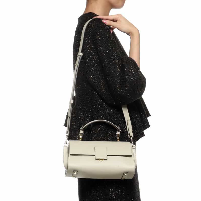 BARNEYS NEW YORK レザー ワンハンドル ミニショルダーバッグ IVORY