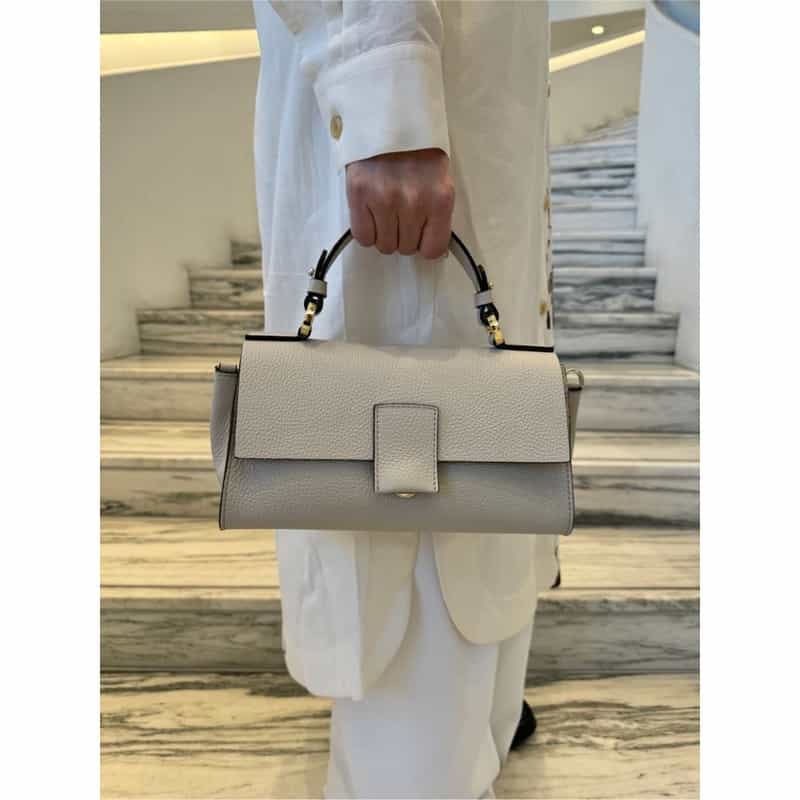 BARNEYS NEW YORK レザー ワンハンドル ミニショルダーバッグ IVORY