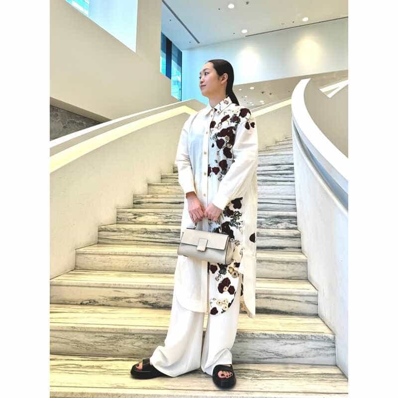 BARNEYS NEW YORK レザー ワンハンドル ミニショルダーバッグ IVORY