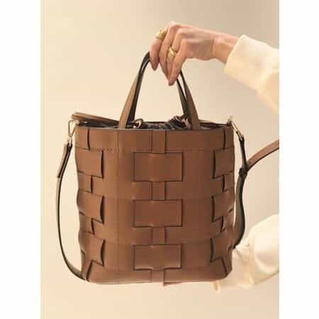 巾着付き レザー バケットバッグ（2243742）｜BARNEYS NEW YORK