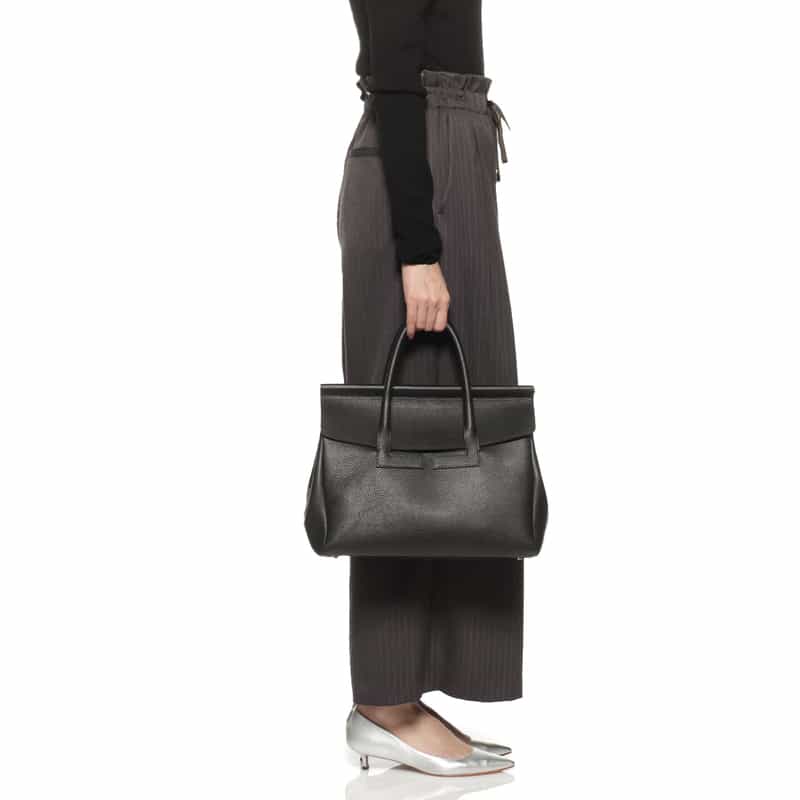 BARNEYS NEW YORK レザー フラップトートバッグ BLACK