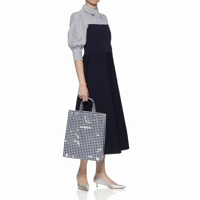 BARNEYS NEW YORK "BARNEYS" ロゴ入りPVCトートバッグ（L） NAVY