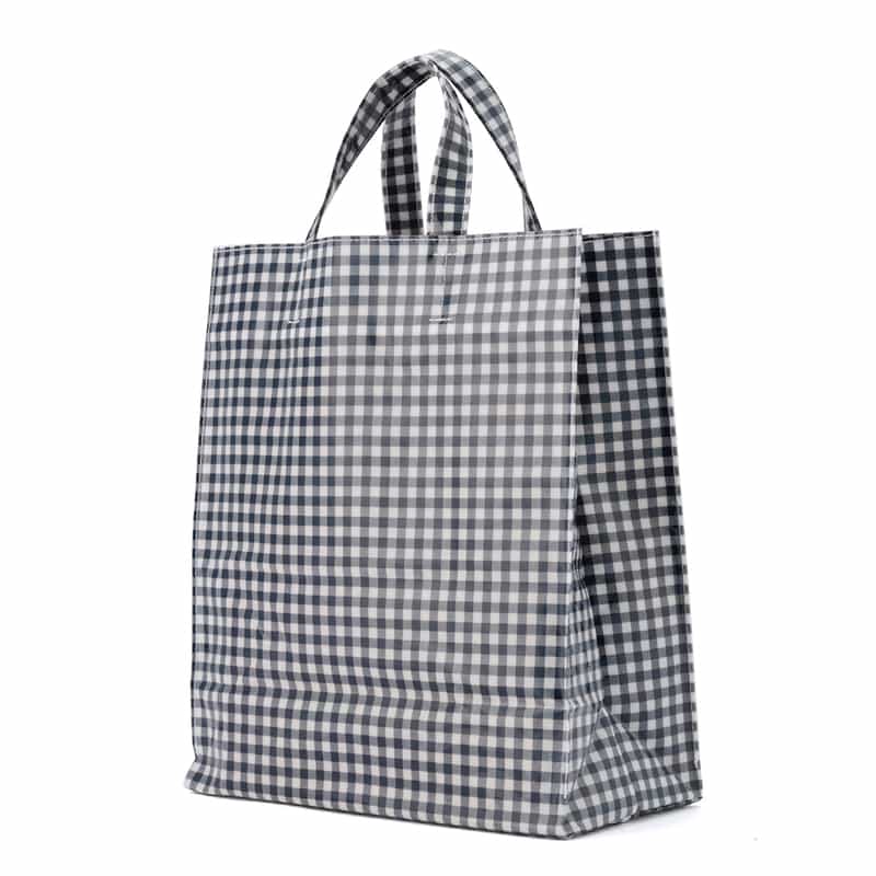 BARNEYS NEW YORK "BARNEYS" ロゴ入りPVCトートバッグ（L） NAVY