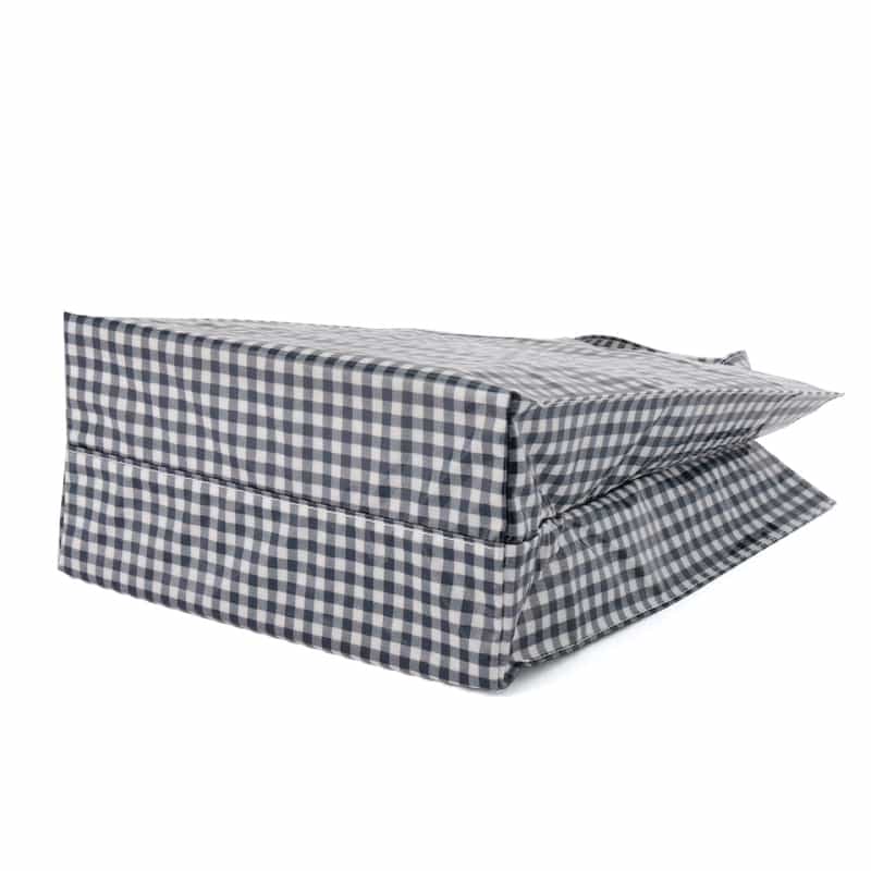 BARNEYS NEW YORK "BARNEYS" ロゴ入りPVCトートバッグ（L） NAVY