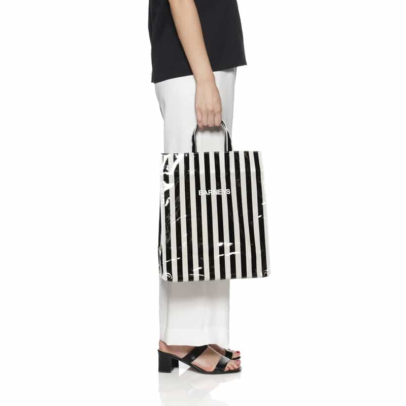 BARNEYS NEW YORK "BARNEYS" ロゴ入りPVCトートバッグ（L） BLACK