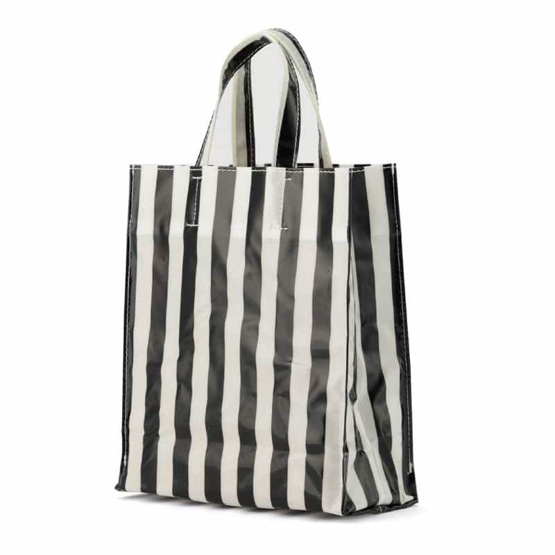 BARNEYS NEW YORK "BARNEYS" ロゴ入りPVCトートバッグ（M） BLACK