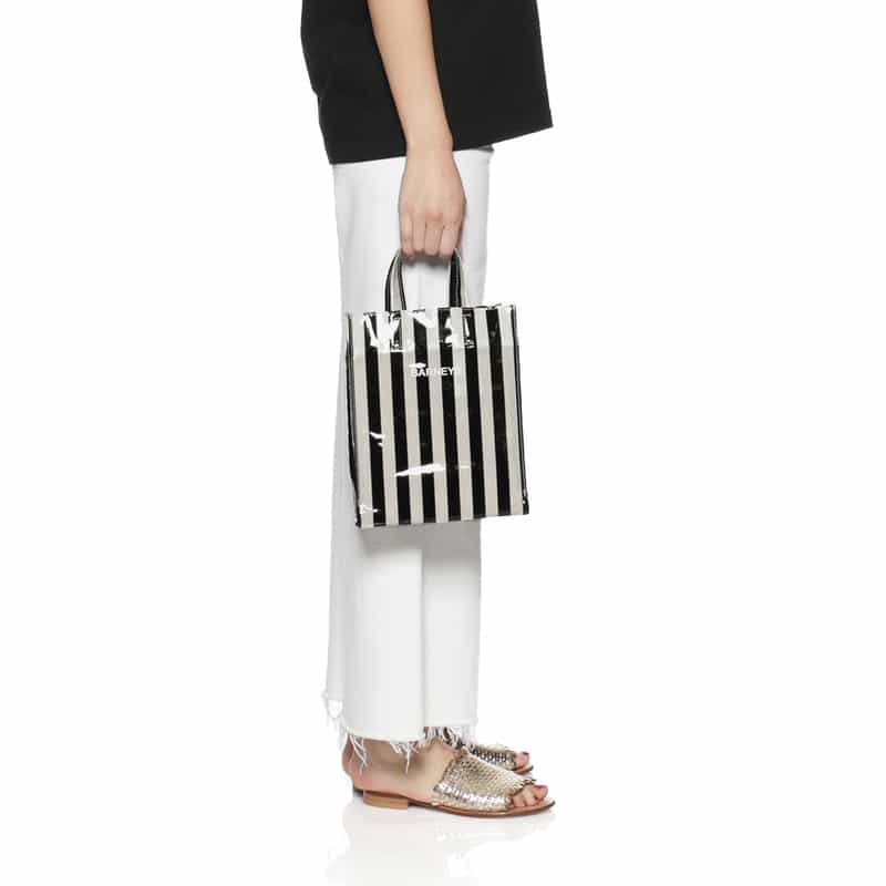 BARNEYS NEW YORK "BARNEYS" ロゴ入りPVCトートバッグ（M） BLACK