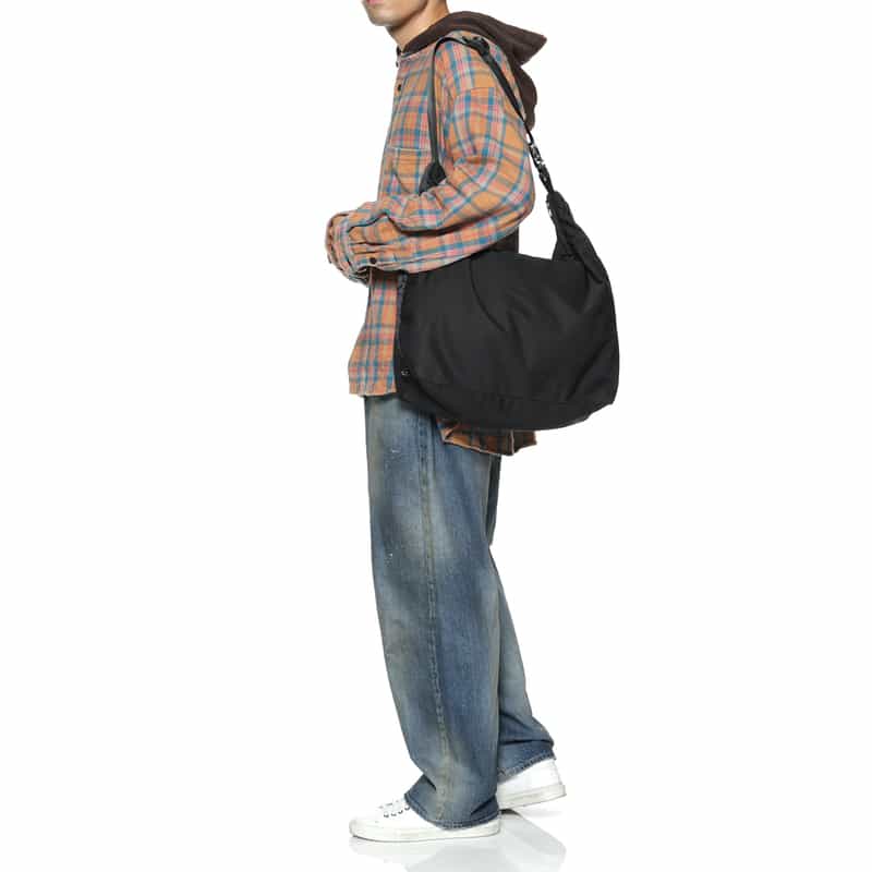 ARCS LONDON ARCS LONDON＜アークス ロンドン＞ スリングバッグ BLACK