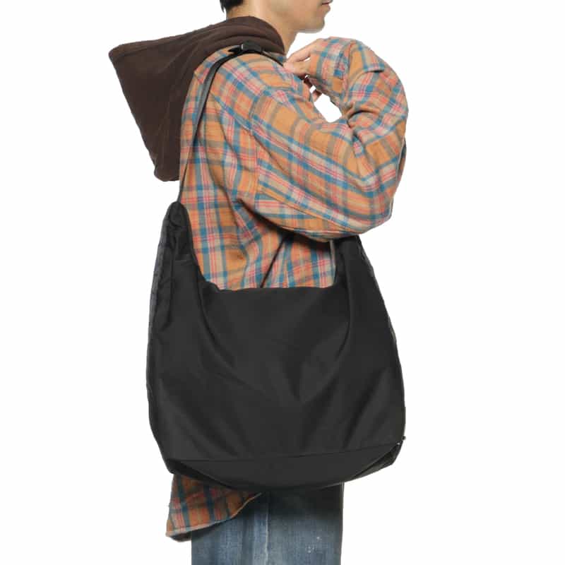 ARCS LONDON ARCS LONDON＜アークス ロンドン＞ スリングバッグ BLACK